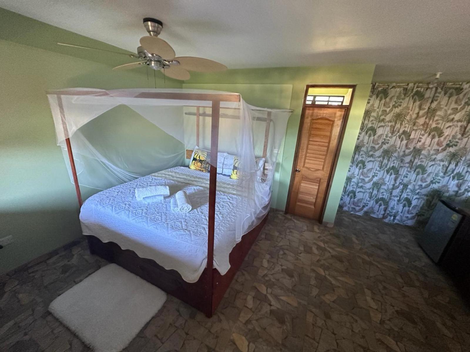 Orchid Resort Ltd Guillet Zewnętrze zdjęcie