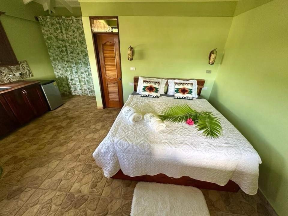 Orchid Resort Ltd Guillet Zewnętrze zdjęcie