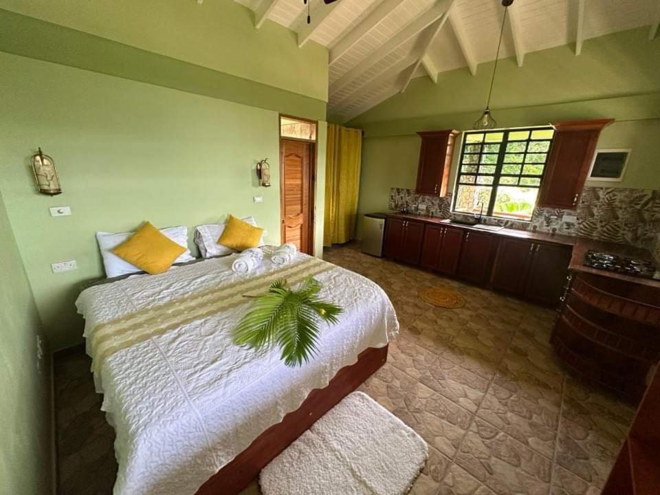Orchid Resort Ltd Guillet Zewnętrze zdjęcie